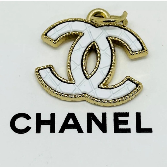 Chanel Zipper Pull Pendant, White Quilted, Gold, 22mm, Stamped - Picture 5 of 11